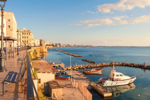 Lucky Corner - Elegant Stay Tarente Extérieur photo